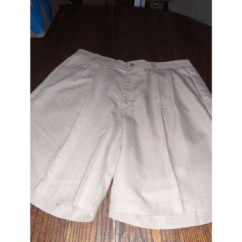 Mens 36" Divots Khaki Tan Pleated Front Golf Shorts with Pockets and Belt Loops